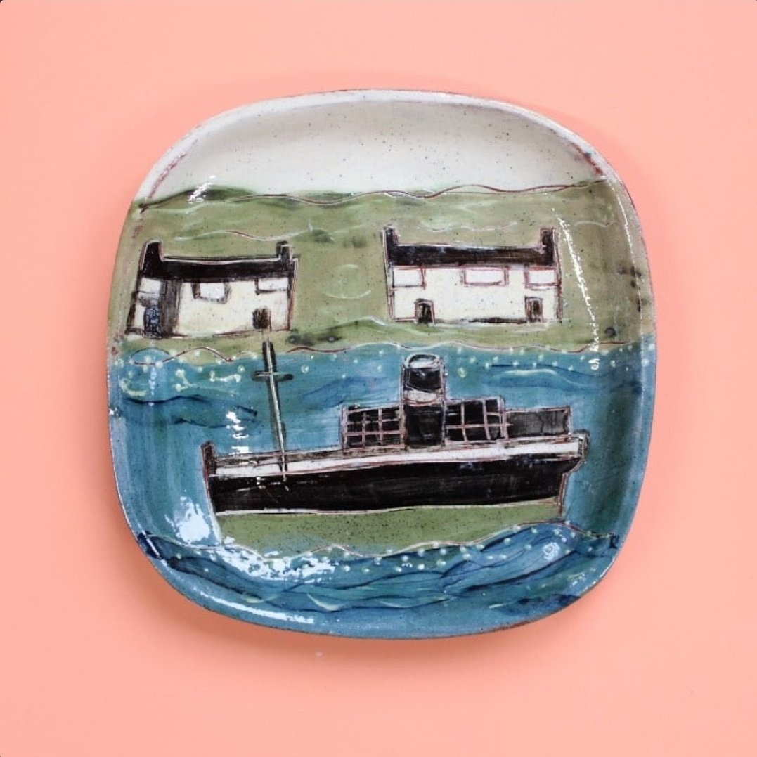 TheSussexGuild's tweet photo. Featuring today is Anne Barrell, each piece of ceramics is handmade and painted giving character and capturing a memory in time. This Stunning work can be seen in our in our Guild shop,online shop, and that our shows, happy shopping
#beauty
#handmadegifts
#boats
#storytime
#craft https://t.co/OvOrLT5C7J
