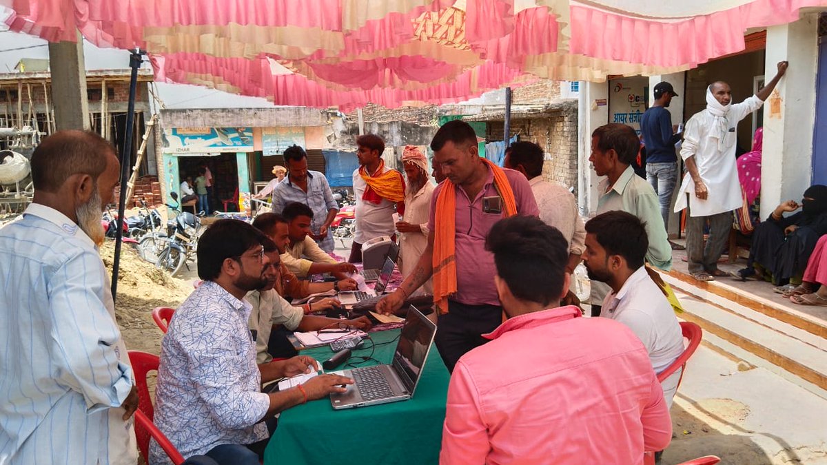 SAryanagar's tweet photo. Cheking, disconnection and OTS camp in vishunapur bazar under edsd2 Arya nagar gonda @UPPCLLKO @MVVNLmd @mduppcl @EMofficeUP @MvvnlDevipatan https://t.co/icu6rK3ISy