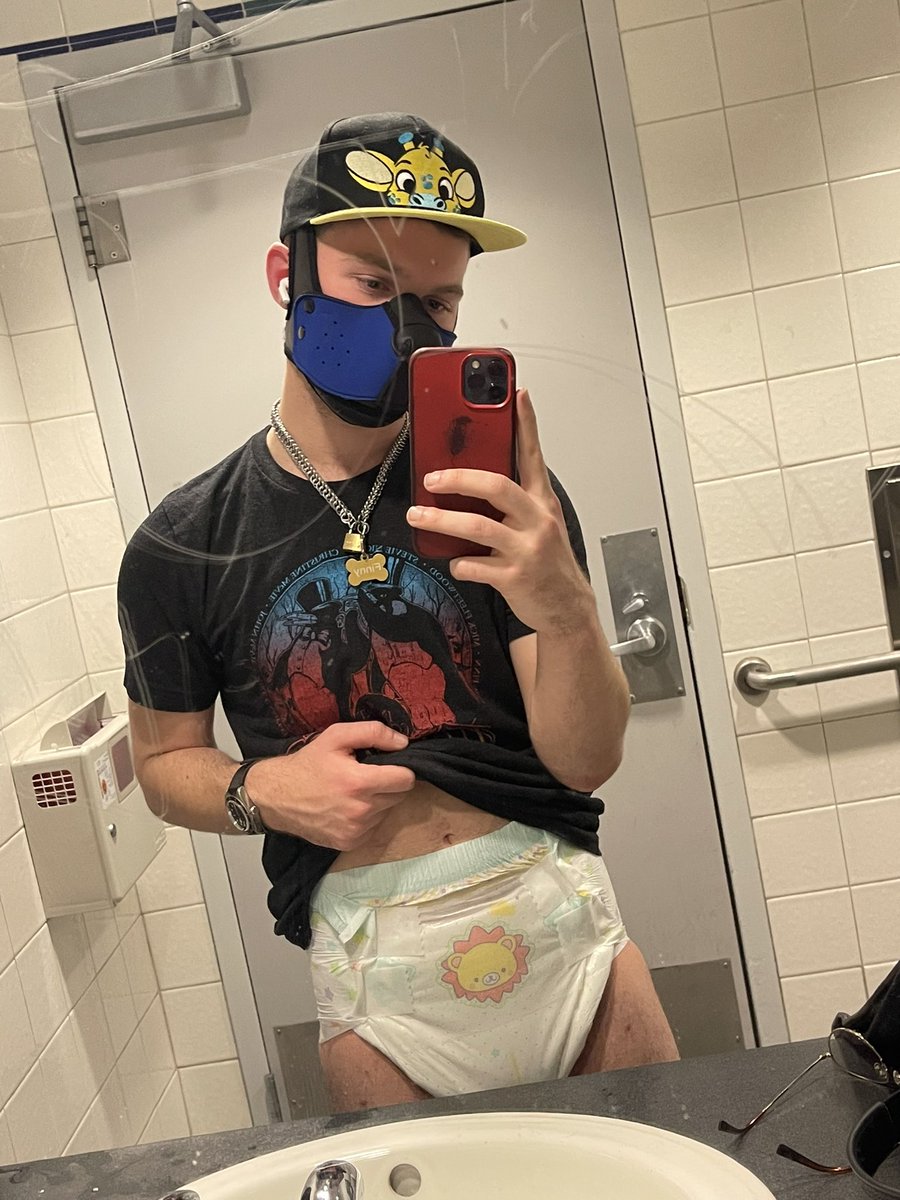 LilPupFinny's tweet photo. See you in September, Seattle 🥺🤧 I’m gonna miss all the friends I’ve made here so much, and especially my Bubbas. It’s cruel that I won’t get to see my #packcanis boys until CAP https://t.co/MeqT989hNe