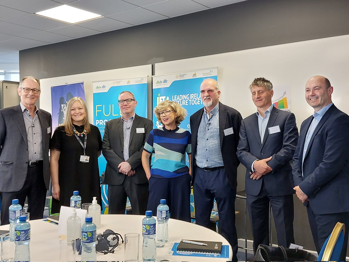 leo_dlr's tweet photo. We're just about to kick off the panel discussion here in @SandyfordBID
#FULLprogramme #MakingItHappen https://t.co/3v3wI1VZwH