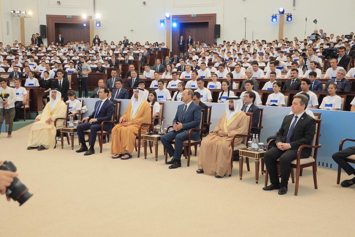 مليون مبرمج عربي tweet media