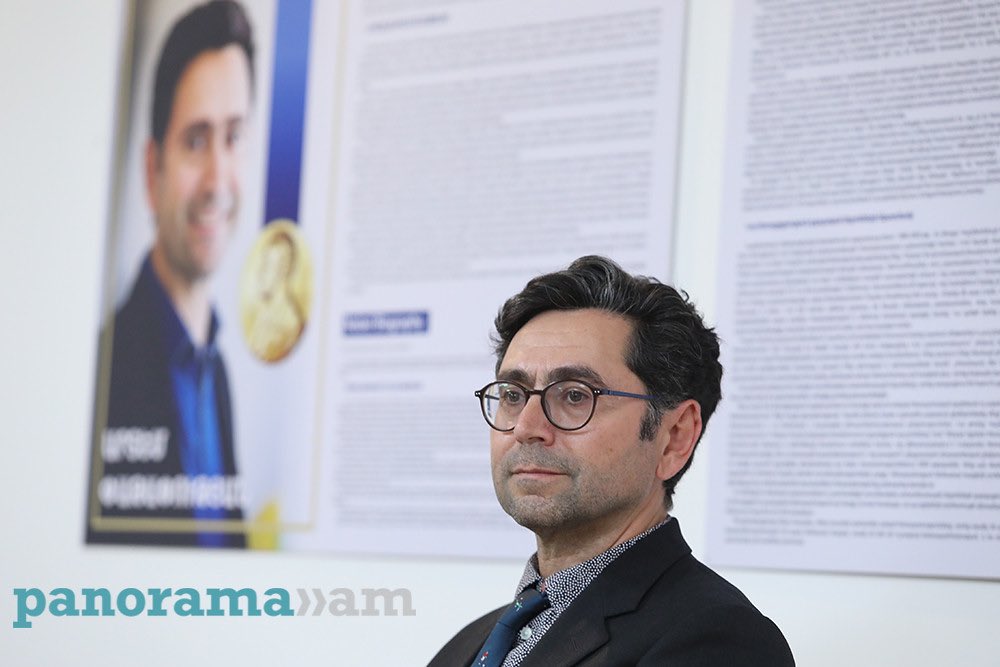 naghdalyan's tweet photo. Simply amazing!

@NobelPrize winner Ardem Patapoutian (@ardemp) gave his prize for display to History Museum of #Armenia to encourage Armenian youth. 

“Future of @armenia depends on science and scientific mind to make rational decisions” https://t.co/kuPOoxhd14