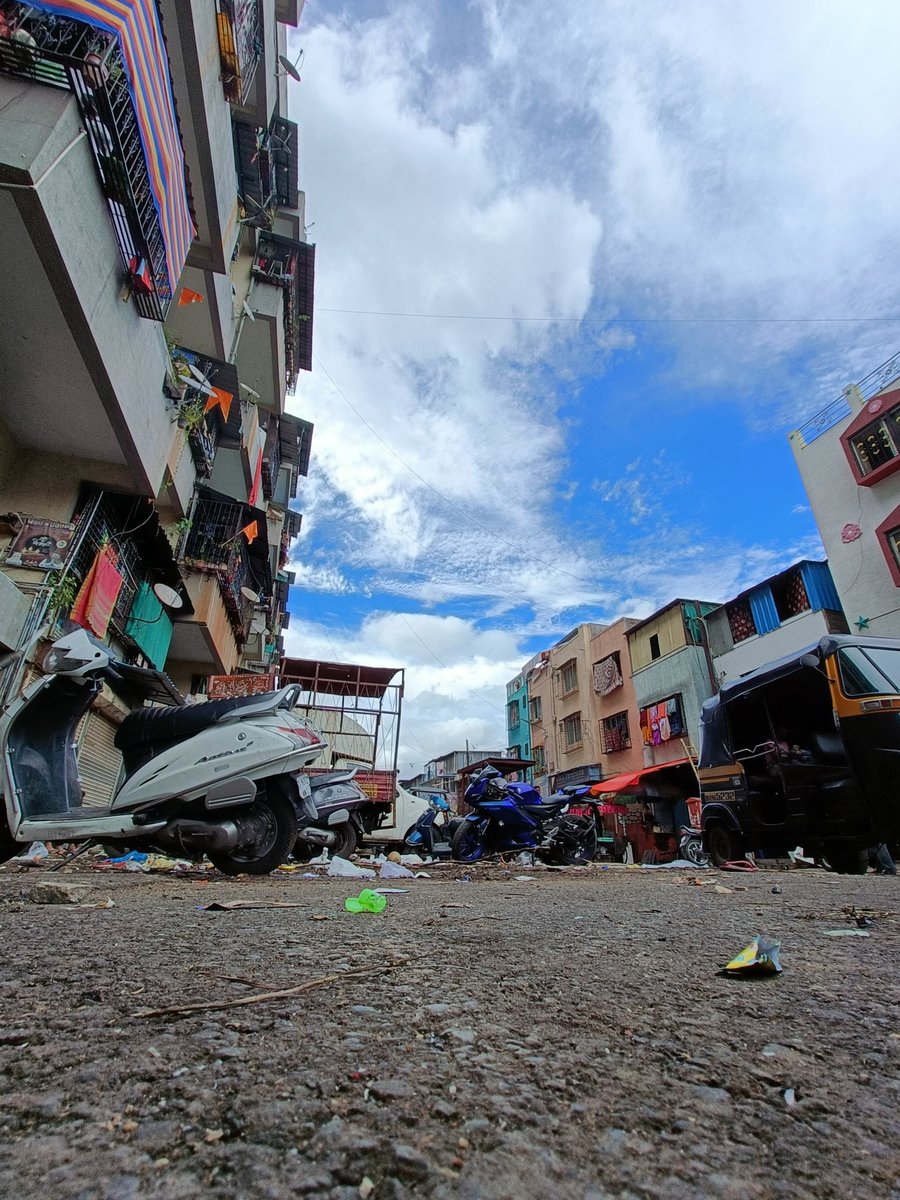 ythorat88's tweet photo. CITY SLUMS 🫣
@oneplus
@OnePlus_IN
@OnePlus_USA
@OnePlus_Support
@OnePlus_UK
@OnePlus_NL
#OnePlusNordCE2 
#OnePlus 
#photography https://t.co/7RKk9GrnE0