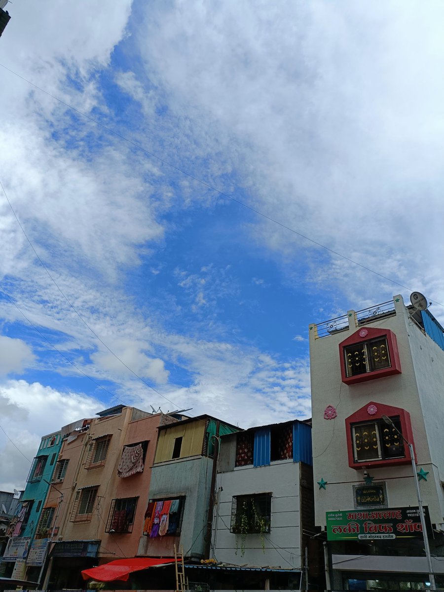 ythorat88's tweet photo. CITY SLUMS 🫣
@oneplus
@OnePlus_IN
@OnePlus_USA
@OnePlus_Support
@OnePlus_UK
@OnePlus_NL
#OnePlusNordCE2 
#OnePlus 
#photography https://t.co/7RKk9GrnE0