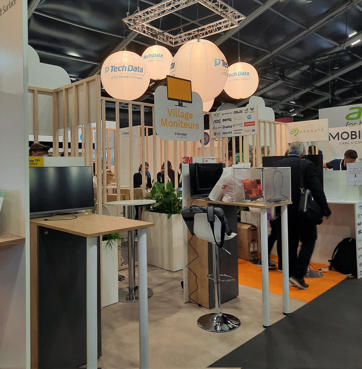 TDSYNNEX_France's tweet photo. Nous y sommes !
Venez nous retrouver stand K12 pour échanger avec nos équipes. 😊
@IT_Partners #TechDataFrance #ITPartners2022 https://t.co/IuBrnSiAYj