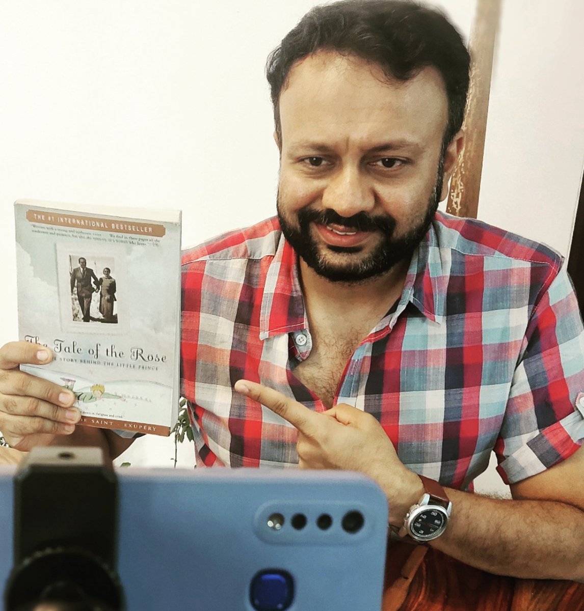 Aashu_Javadekar's tweet photo. #BookBro #EP11
A magnificent tale of a tumultous, complex, compelling, toxic but tremondously creative love. This episode of Book Bro is on #thetaleoftherose by #consuelodesaintexupery with a fabulous and insightful introduction by translator @estherlallen Watch me speak on it. https://t.co/Bck1Du3SSj