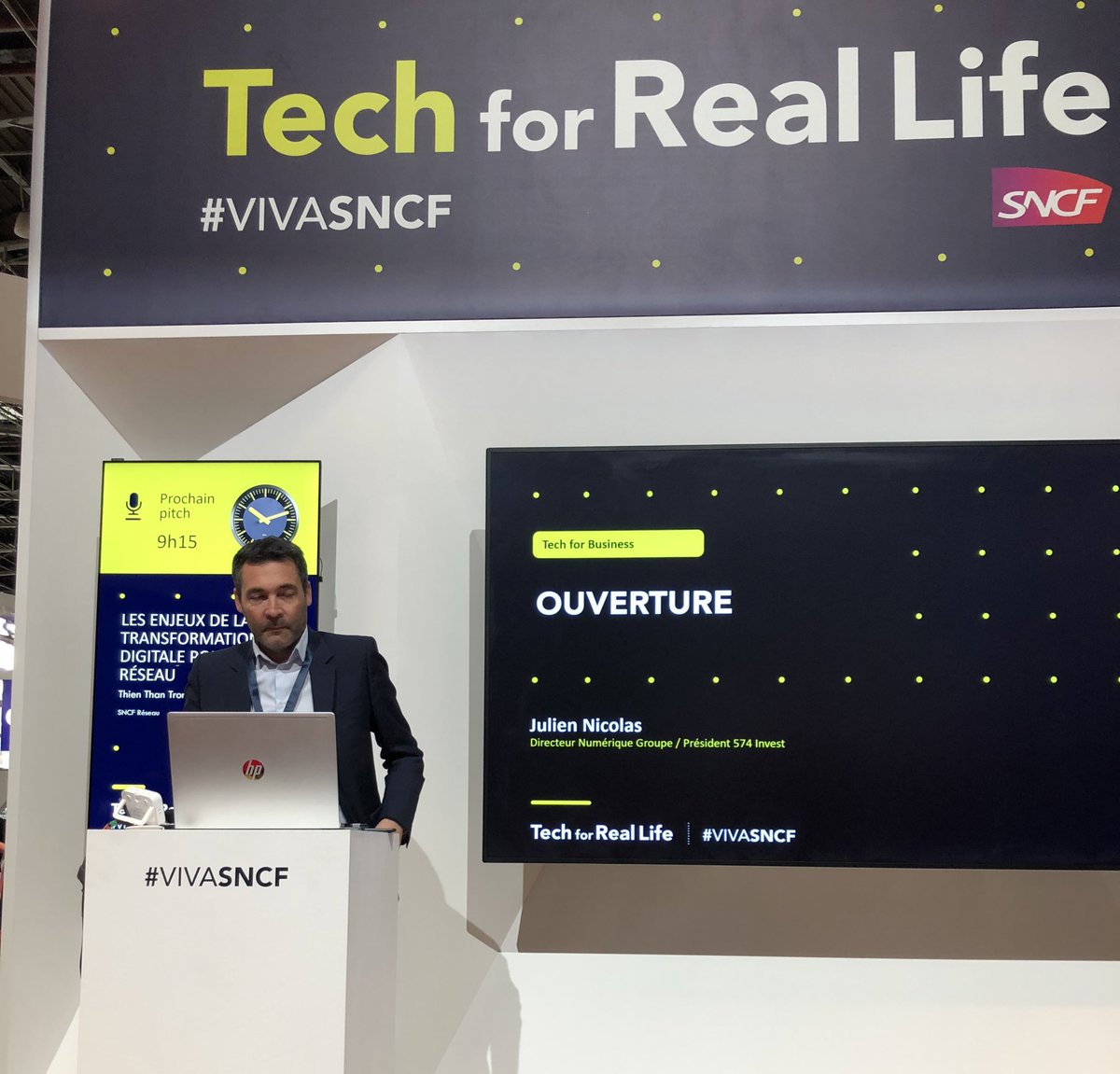 <a href="/JUL_NI/">Julien NICOLAS</a> Directeur Numérique <a href="/GroupeSNCF/">Groupe SNCF</a> nous présente le programme #techforreallife et les startups sur notre stand #vivasncf #VivaTEch2022 venez nombreux découvrir les nouveaux enjeux numériques @SNCF_Digital