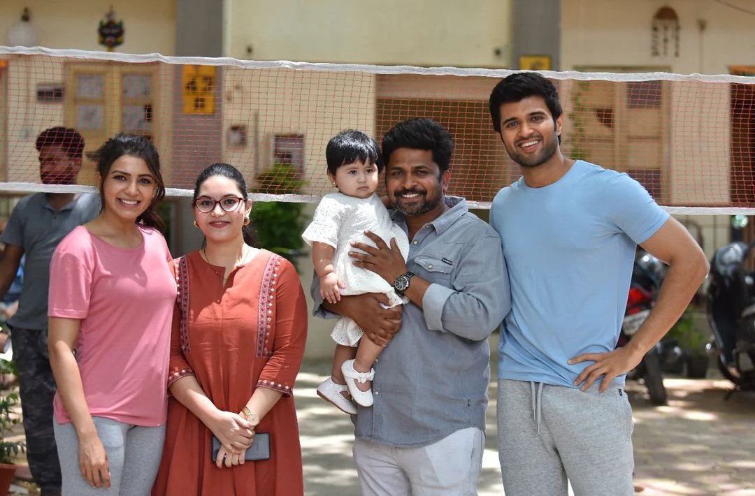 ThatFilmyDude's tweet photo. #LocationPic 😍
@Samanthaprabhu2 & @TheDeverakonda from the sets of #Khushi 🥰❤️
#samanthaprabhuofficial #samanthaprabhu #samanthahot #sam #samanthafans #vijay #vijaydevarakonda #vd #vijaydevarakondafans #thatfilmydude https://t.co/Lt7fLMUvHY