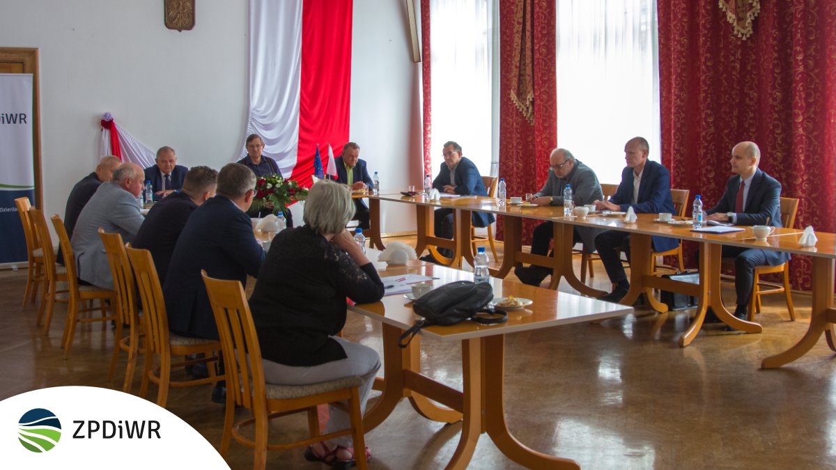 ZPDiWR's tweet photo. Dlaczego wniosków o dopłaty do nawozów wpłynęło tylko 31 tys., skoro w całym woj. kuj.-pom. jest 58 tys. rolników? - zapytał Ryszard Zarudzki.

Relacja z 7. spotkania z cyklu „Obiad z pracodawcami rolnymi” dostępna jest na stronie Związku 👇
https://t.co/zI4ahNHWO7 https://t.co/csRGWKgq0O