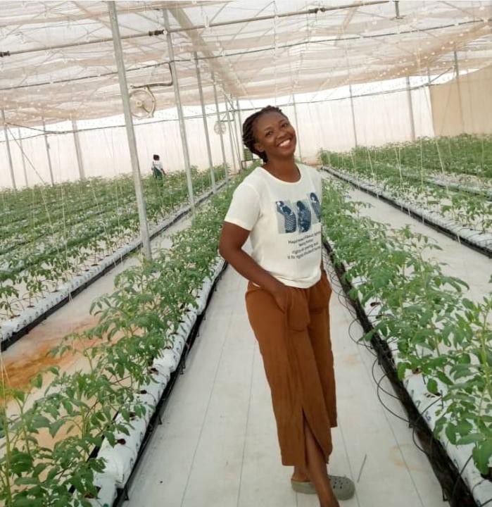 leap4fnssa's tweet photo. 🌱@DinmaEzeh's big journey in the soilless #farming industry began when she interned with @Samsonprolific, one of #Nigeria’s 🇳🇬most notable soilless farmers [...]
Since then, she has engaged in all forms of #agriculture

https://t.co/Vs1WMejyHT via @__farm_girl blog #hydroponics https://t.co/uOEitZ7QaW
