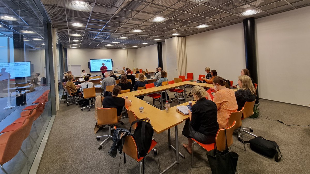 Can you believe, so many people in one room? 😱 <a href="/Teemu_Suorsa/">Teemu Suorsa</a> chairing symposium CHATing about multi-professional collaboration supporting individuals and communities #nbiscar2022