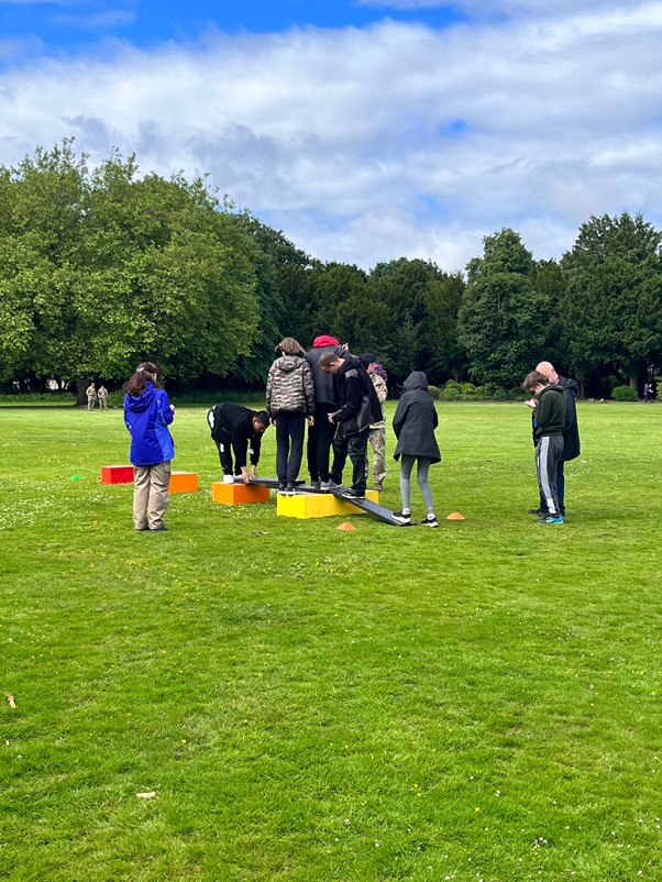 FLMyerscoughLiv's tweet photo. Last Wednesdays activity: Our wonderful FL learners enjoying some teamworking activities provided by the Army. An action packed day for us all! 🏃‍♂️🤩 https://t.co/kgY4lNs3Tw