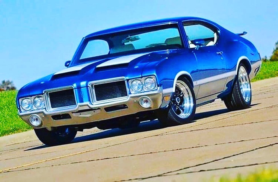 TorqueAmerican's tweet photo. Love that GM muscle !! 💪🏼 
Resto mod heaven !  ⛅️ 😀👍
#torqueamerican 
#gmmusclecars 
#restomod
#musclecar 
#musclecars 
#americanclassiccars https://t.co/dw5MjQZX0w