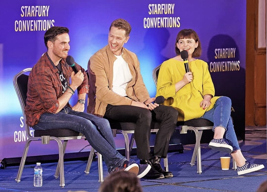 IdyllicCaptain's tweet photo. 3 years ago, the best Q&amp;A I’ve ever attended took place with #GinniferGoodwin, @JoshDallas and @colinodonoghue1 at @starfuryevents’ #Enchanted2. One hour spent smiling and laughing with guests who seemed to enjoy being there as much as we did 🤩💖 https://t.co/rKlXadyVYq