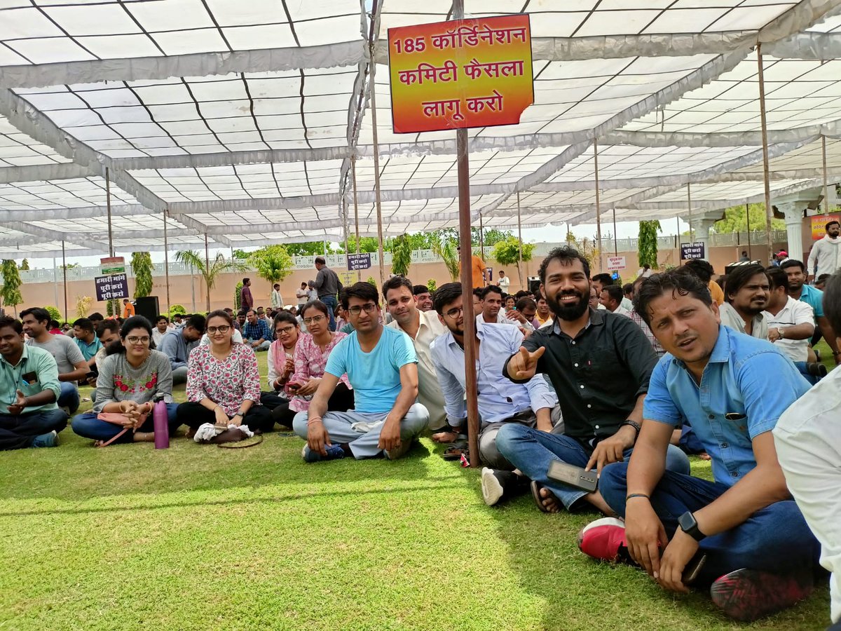KRBalot1's tweet photo. JEN_महापडाव @ashokgehlot51 @SachinPilot @BSBhatiInc @RajCMO @JensRajasthan @RajGovOfficial @1stIndiaNews @zeerajasthan_ 
@patrikaraj @DainikBhaskar @JagranNews @ravishndtv ... #4800  @Oscillatedjerry 
@VijaypalMirdha .. https://t.co/VQgzuim0Yi
