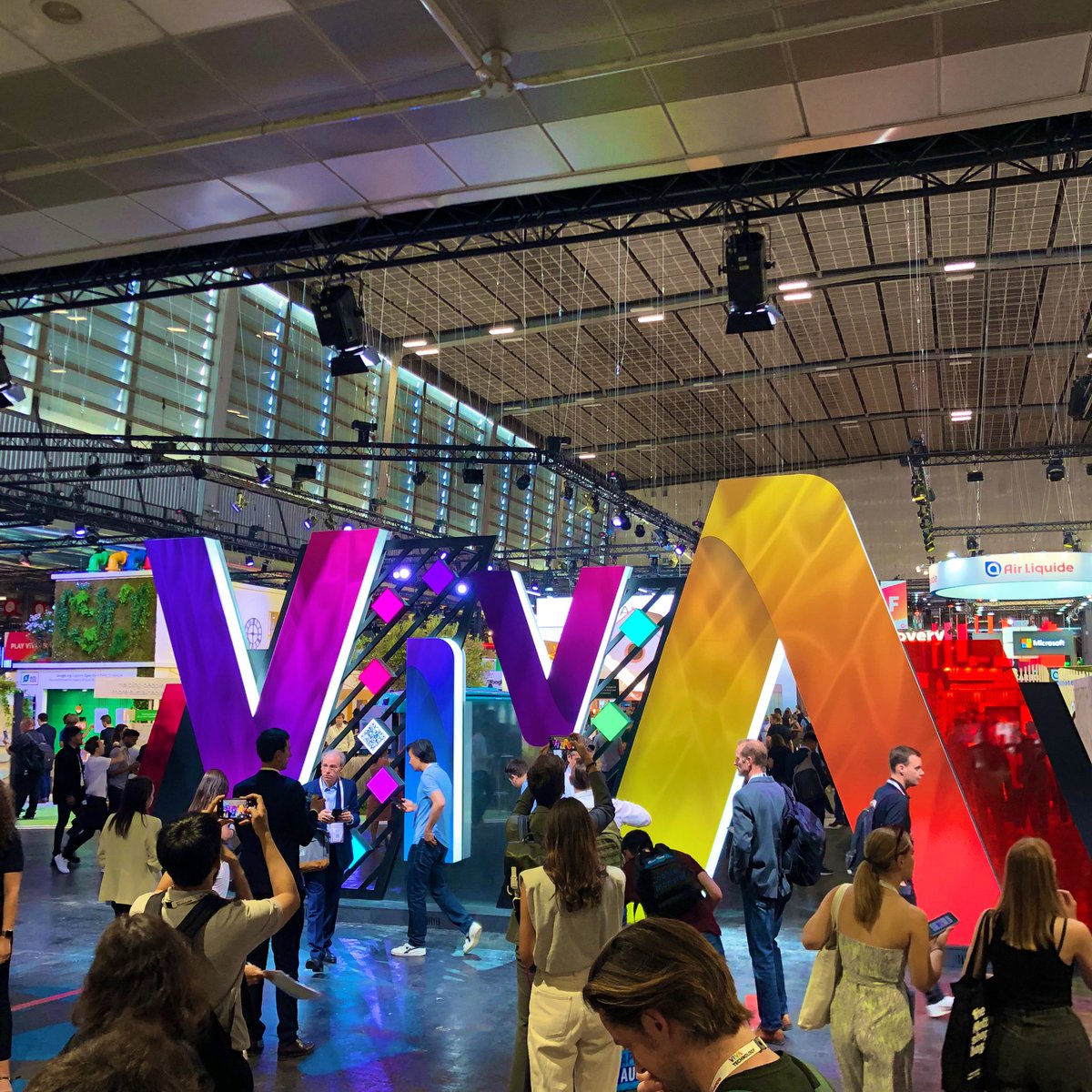 UnderTech02's tweet image. Que la journée commence ! 🤗#Undertech #Vivatech #iimvivatech2 #Vivatechbyiim #innovation