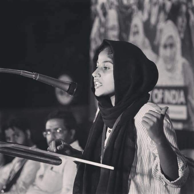 Gulfizakhan21's tweet photo. जिस रब ने हजरत मूसा अलैहि सलाम को पानी से और इब्राहिम अलैहि सलाम आग से बचाया वही रब हमे भी इंशाअल्लाह🤲🏻 मुसीबतों से बचाएगा.⚔️✊
#IStandWithZubair
#StandWithAfreenFatima
@Muhammad4peace_
Rtweet 🙏🏻 https://t.co/G5x5WXyZGh