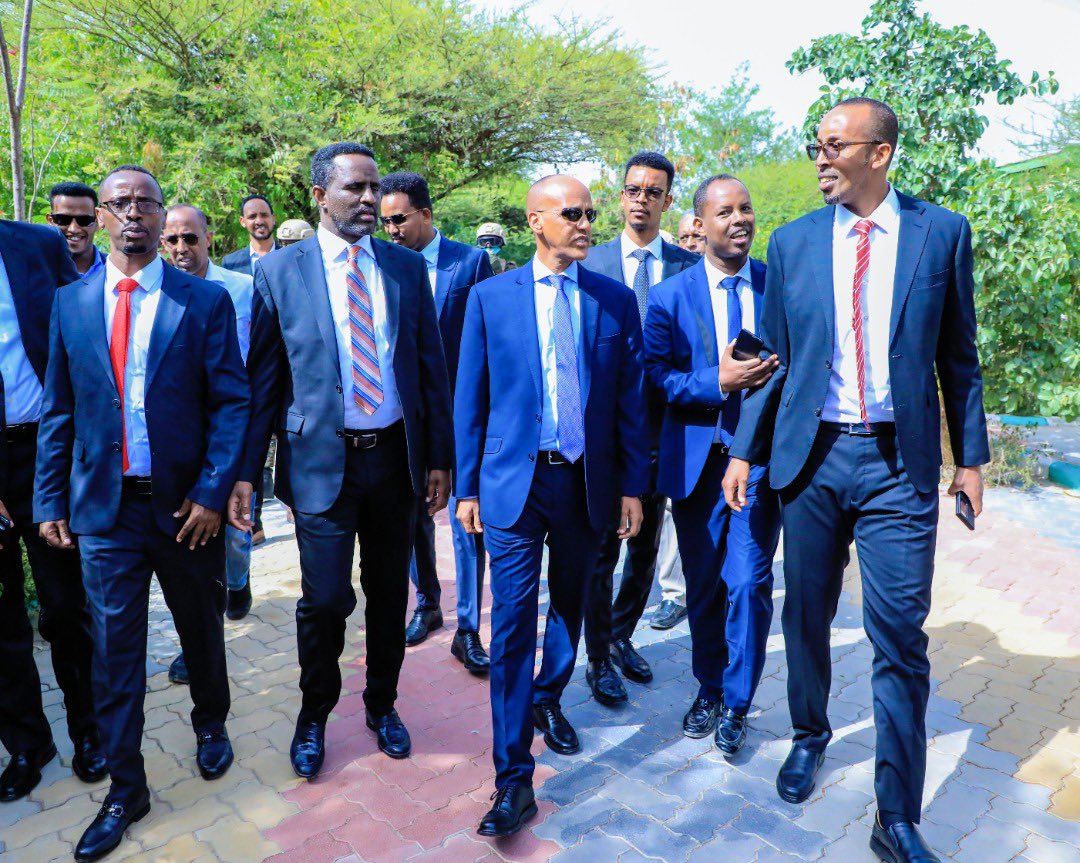 AmoudUniversity's tweet photo. 1-H.E. Mustafe Omer,president of the Somali Regional State,this morning Wed, Jun 15th,is expected to arrive at @AmoudUniversity premises where he shall be received by H.E. Abdirahman Salyci, Vice President, Somaliland, alongside Prof. Suleiman A. Gulaid, President, Amoud Univers. https://t.co/kmNrNIMd2M