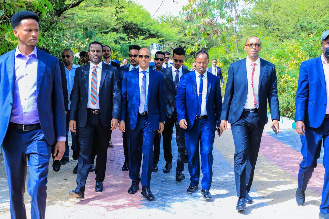 AmoudUniversity's tweet photo. 1-H.E. Mustafe Omer,president of the Somali Regional State,this morning Wed, Jun 15th,is expected to arrive at @AmoudUniversity premises where he shall be received by H.E. Abdirahman Salyci, Vice President, Somaliland, alongside Prof. Suleiman A. Gulaid, President, Amoud Univers. https://t.co/kmNrNIMd2M
