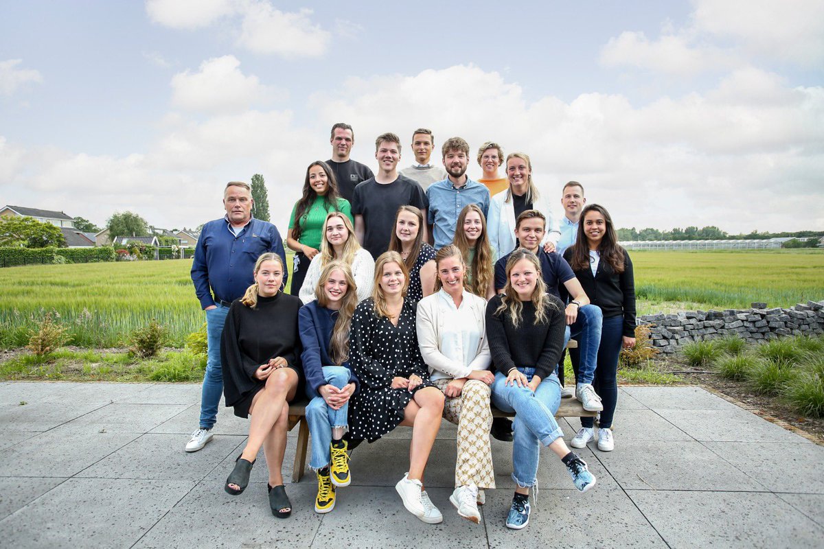 Fantastisch team!

Met onze prachtige fotopresentaties toveren we dagelijks een tevreden glimlach op het gezicht van tientallen woningverkopers. Om nog meer mensen blij te maken hebben we jouw hulp hard nodig.

Ben of ken jij een geweldige fotograaf, een handige energieadviseur?