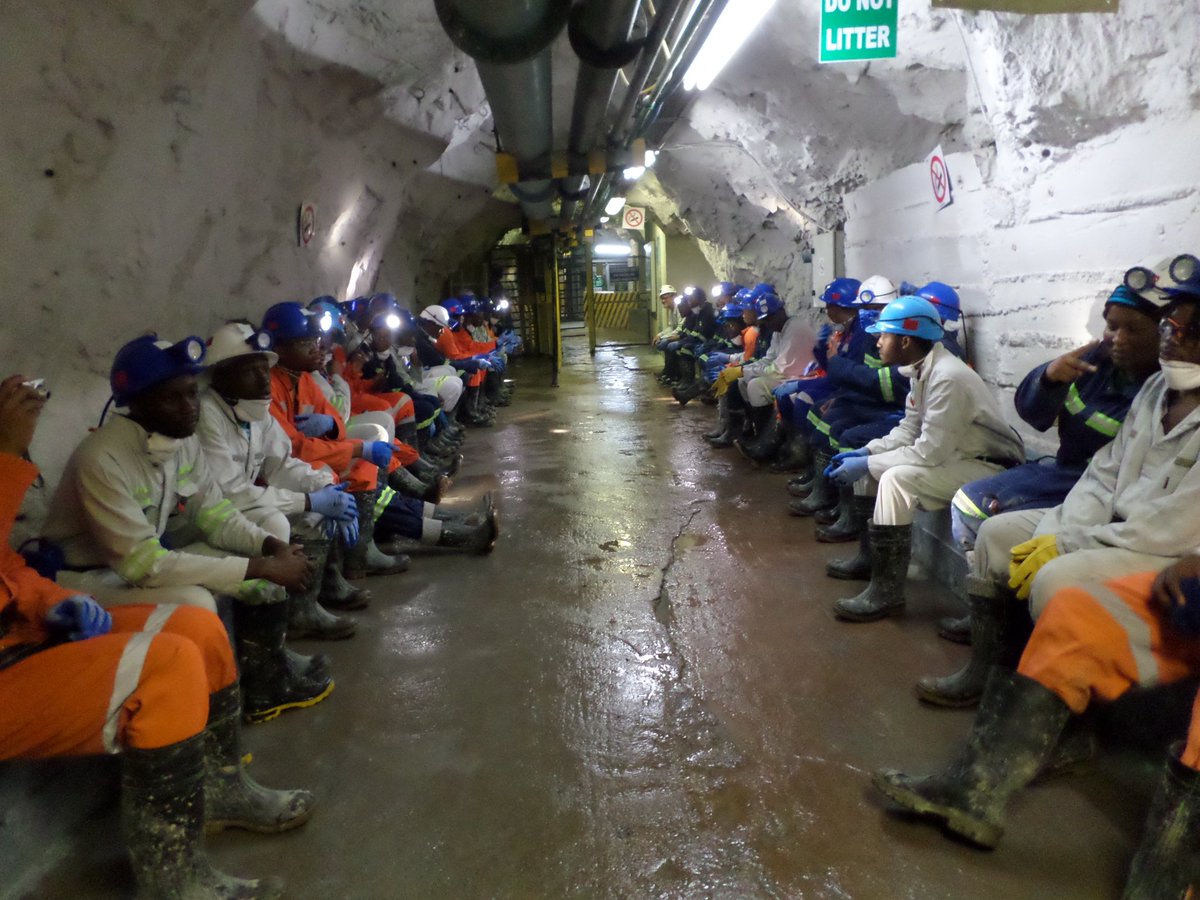 The_Bevvvv's tweet photo. Woman make up only 14% of the mining industry, just like this image see if you can spot the few ladies #internatinalwomaninminingday https://t.co/nwfrHrogSr