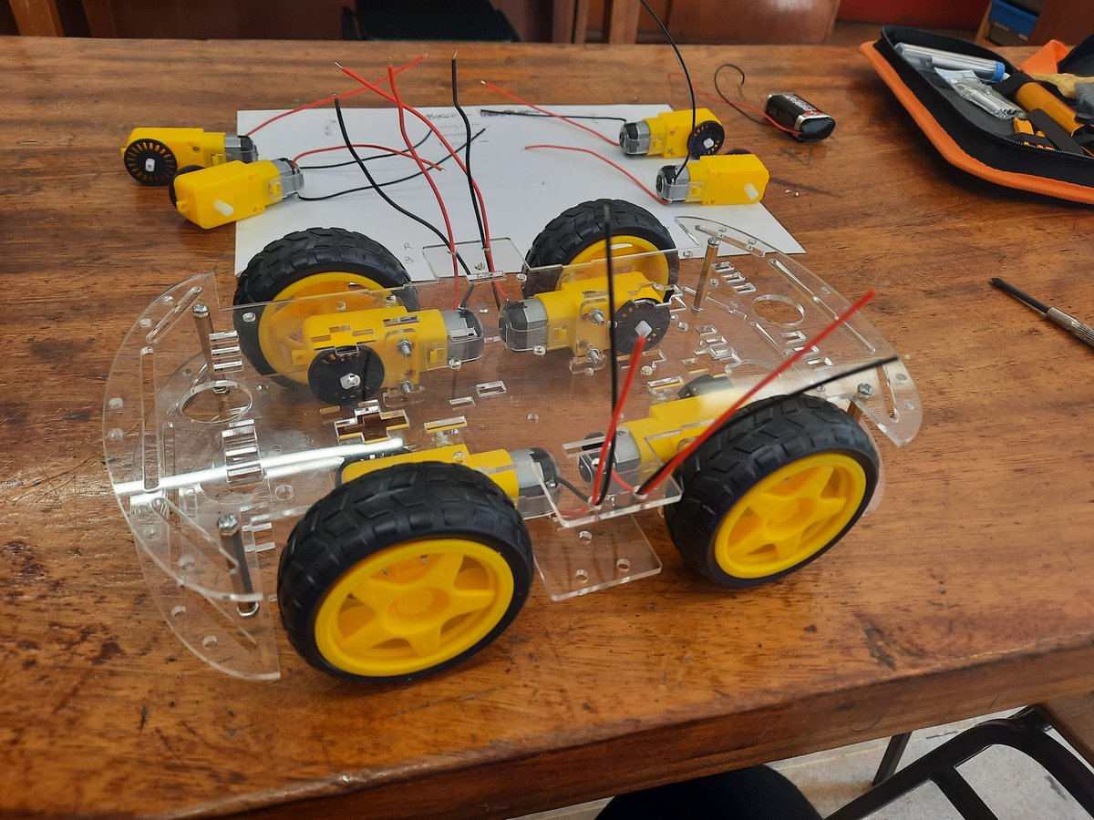 ScienceTechSean's tweet image. Soldering wires on the class robots motors, ready for the @Raspberry_Pi &apos;s to be added. #physics #science #Robotics