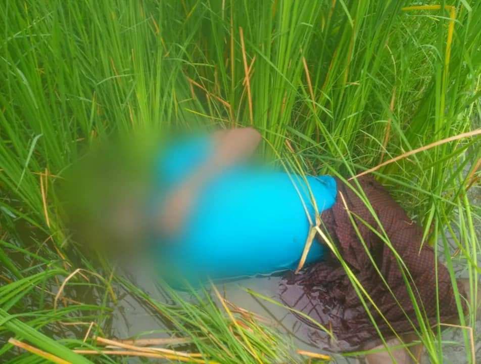katycho22222's tweet photo. Tw//Death //Sensitive content 
Junta soldiers killed 8 local residents from Taohn village, ShweBo tsp, Sagaing division on Jun 10th and 12th. They also plundered nearby villages. #2022Jun15Coup #WarCrimesOfJunta #WhatsHappeningInMyanmar https://t.co/iFaBEI8XTg