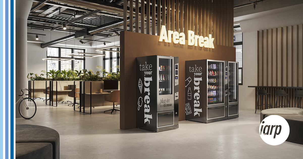 Epta_Group's tweet photo. Il mondo del #vending parla italiano 🇮🇹 E nel nostro paese il trend è in crescita con #vendingmachine presenti negli uffici e negli store della #gdo. Una rivoluzione che vede protagonisti #Epta e #Iarp. Ne parla #ZeroSottoZero 👉 https://t.co/9N58rwgB67 https://t.co/yjwqC7tWAs