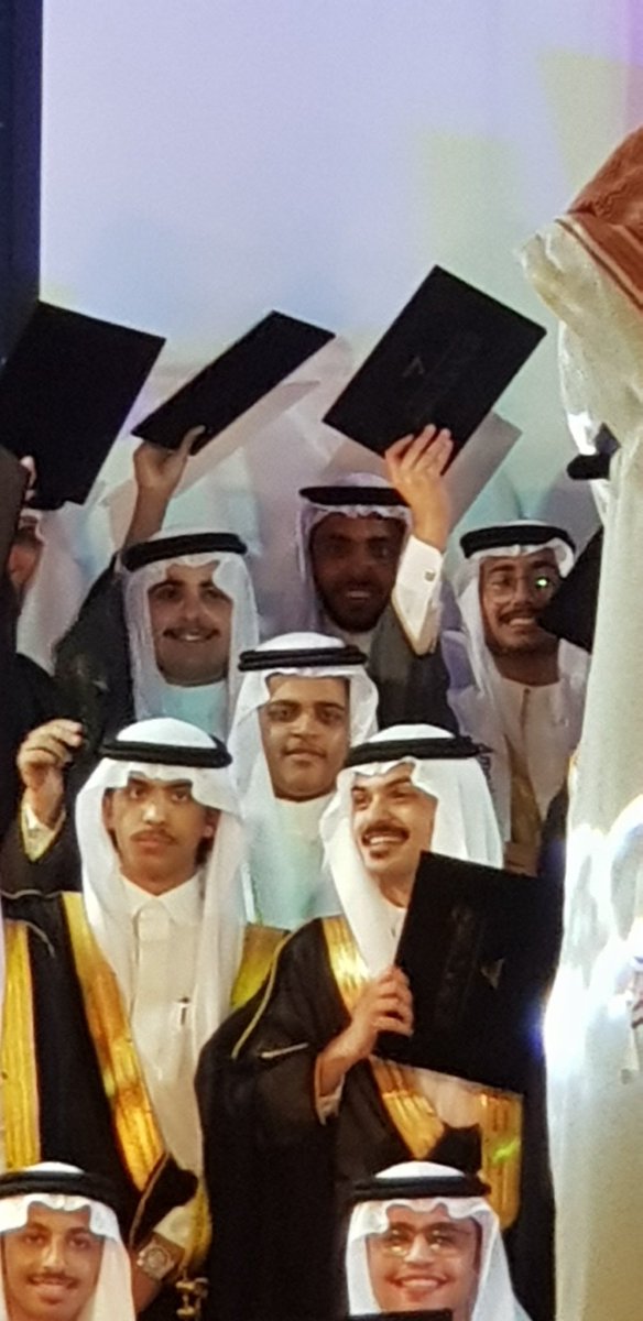 AliAlbrakah's tweet photo. الحمد لله الذي بحمده تتم الصالحات
اكمل ابني خالد المرحلة الثانوية وكان حفل التخرج ليلة الأمس، شريط الذكريات مر أمامي بسرعة البرق، منذ اول خطوه له  المدرسة وحتى أتم الله فضله بإكماله للمرحلة ، لينتقل هو وبقية زملائه لمرحلة جديدة من التحصيل العلمي.
اسأل الله ان يوفقه وينفع به. https://t.co/J1Ac94pQnO