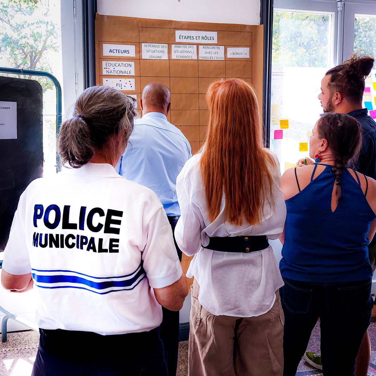 PMMontpellier's tweet photo. 👮🏻‍♀️Nouvelle participation en intelligence collective à l'atelier organisé par le #CLSPD
🤝Pour coconstruire le futur conseil pour les droits et les devoirs des familles #CDDF 
➡️Comme outil complémentaire de prévention de la délinquance
Lexique &amp; infos 👉🏻https://t.co/ZSqRxcKGEj https://t.co/3gZQGmQ0B6
