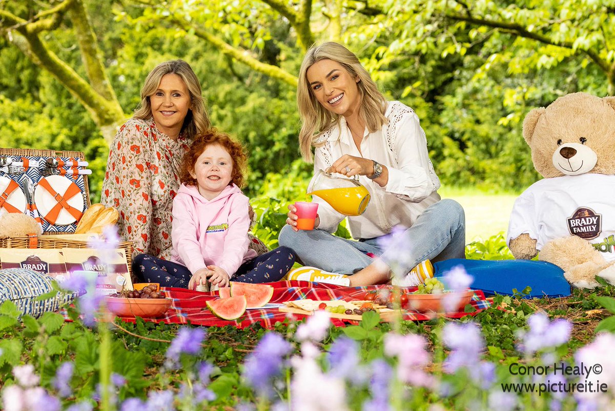 pictureitpix's tweet photo. Great to be back at Barretstown to help launch the annual ‘Big Picnic’ event with Pippa O’Connor, Dee Ahearn, CEO of Barretstown and Barretstown camper Emily Byrne. Barretstown is aiming to have 10,000 picnics hosted across the country in June to raise vital funds. https://t.co/ICDxjYiVxB