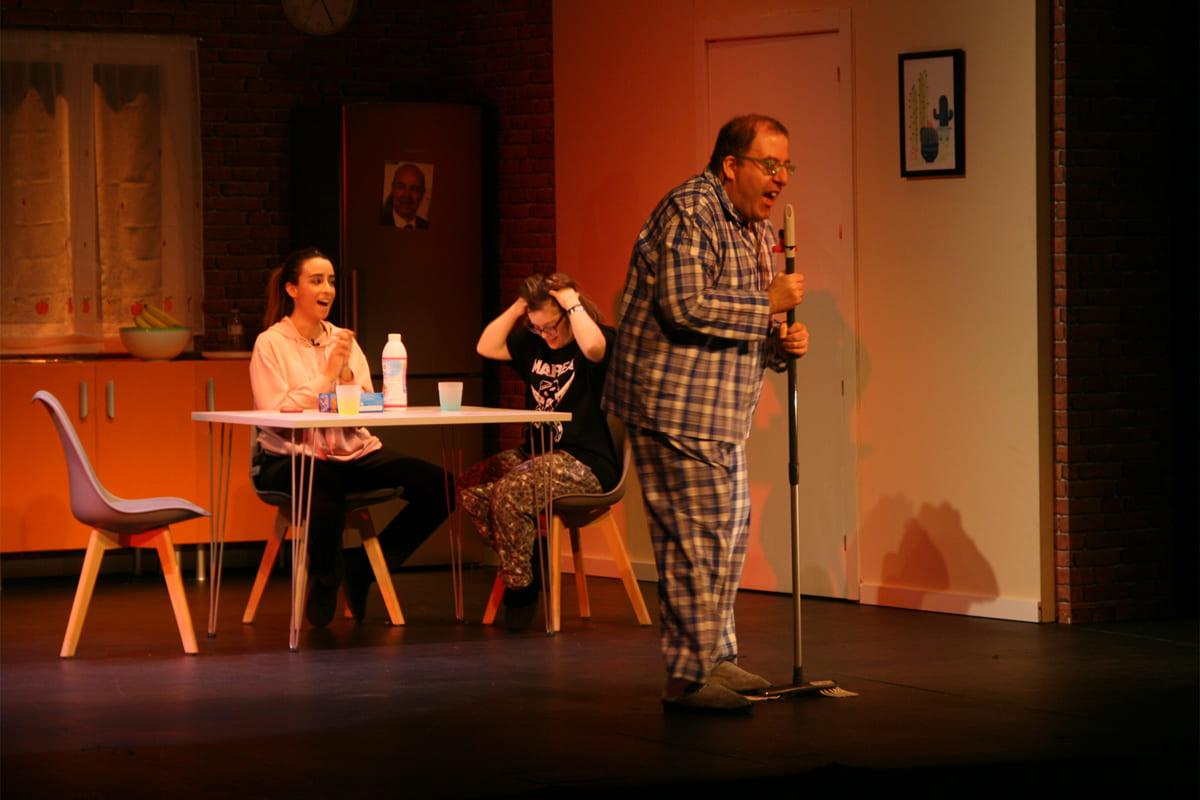 findesradio's tweet photo. 👉En el #TeatroMarquina de @TeatroMAD hasta el 3 de julio con @GloriaRamosOfi1, @JosdeLunaActor1, @ClaudiaFesser, Emilio Gavira, Alberto Nieto y @alecwhaite https://t.co/oBkXoqTc2e