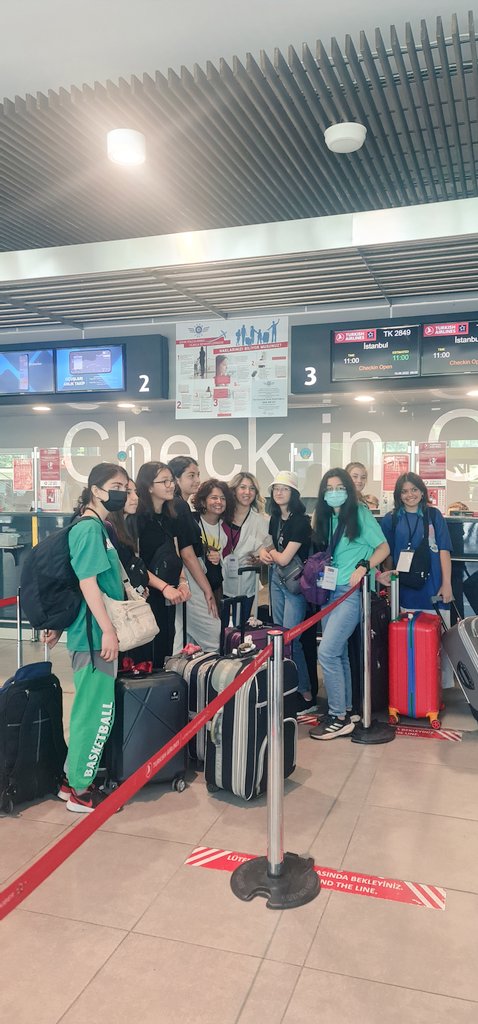 OrduARGE's tweet photo. Erasmus+ Okul Egitimi Akreditasyonu kapsamında Cekya Prag'da öğrenci grup hareketliliğine katılacak öğrencilerimizi uğurladık. Yolları açık olsun💫
#orduerasmushamlesi 

@frkkymkc 
@ulusalajans 
@mfvargeloglu 
@GozudikMusa 
@Ordu_MEM https://t.co/Ws3cYHhRO4