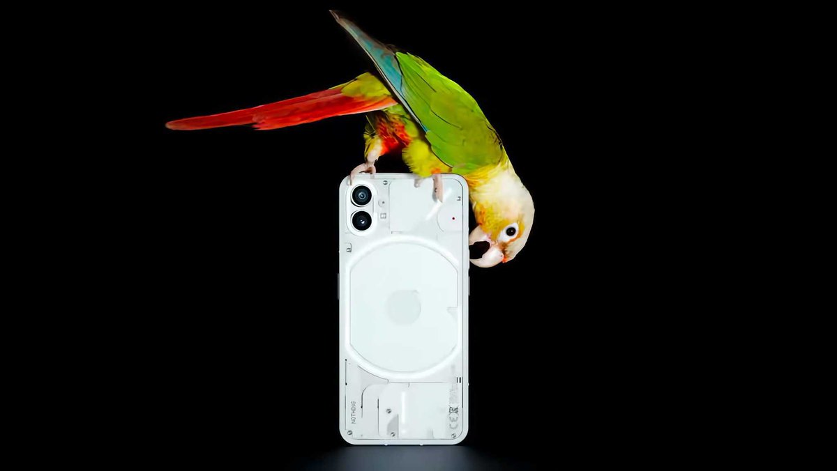 TechWiser's tweet image. Nothing Phone (1) looks unique. Some insights.
- There are only 2 rear cameras, so mostly no macro and depth.
- There&apos;s a small slider aka alert slider.
- There&apos;s a wireless charging pad, so it might support wireless charging

What does #teamtechwiser think about the phone?