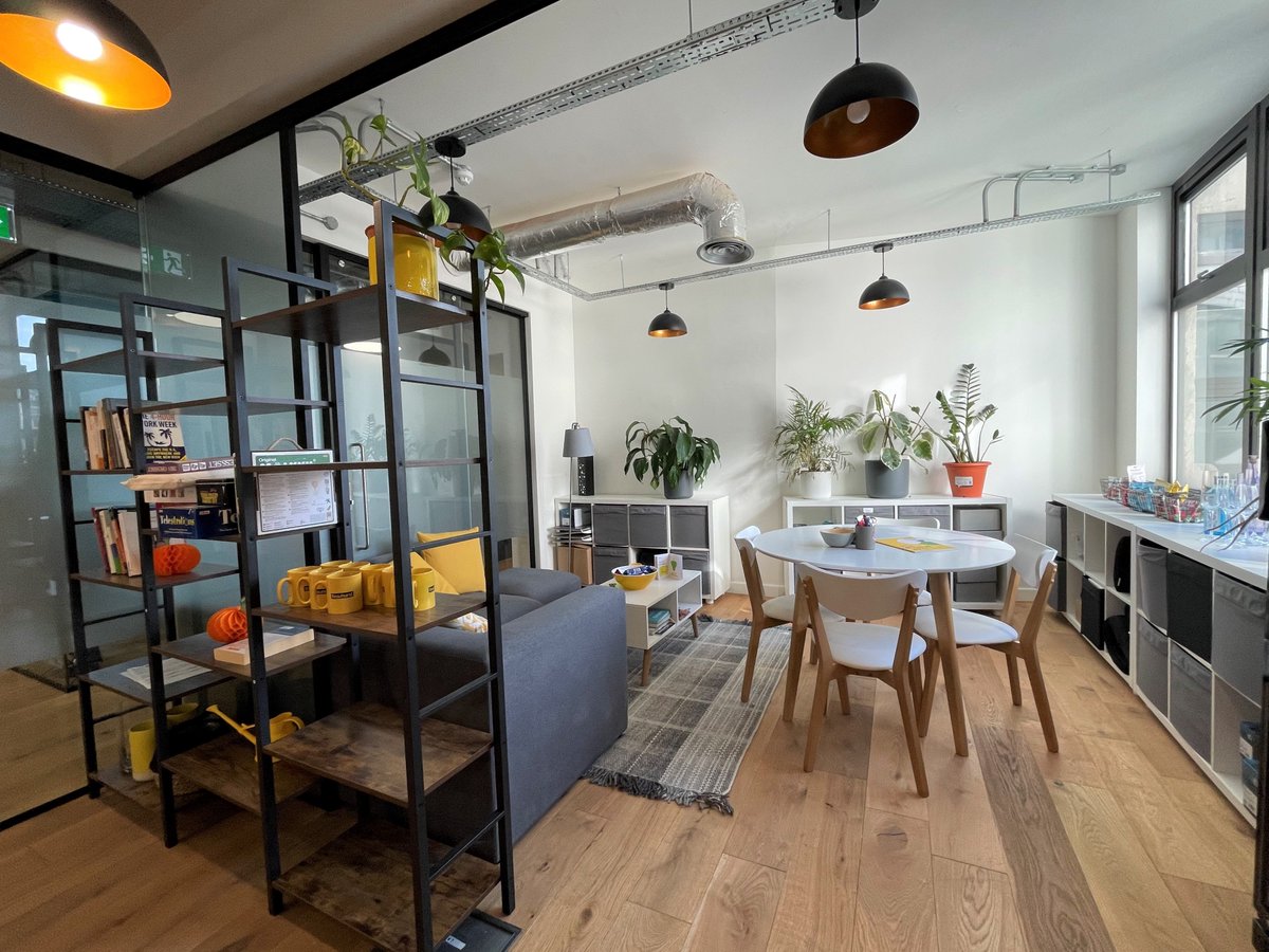 cubowork's tweet photo. Our private and studio offices give you a space to shower with creativity! Take a look at one of our Nottingham members offices π
#nottsoffice #officegoals #privateoffice #coworking #officespace #offices https://t.co/4fN4Bsl23O