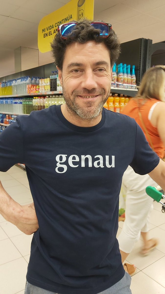 clearasabell1's tweet photo. Continuing the language-related theme, he also got this t-shirt from Berlin, which is his fail-safe answer to everything in German 😅 #genau #exactly #precisamente #languages #translation https://t.co/F3qpdVt7ot