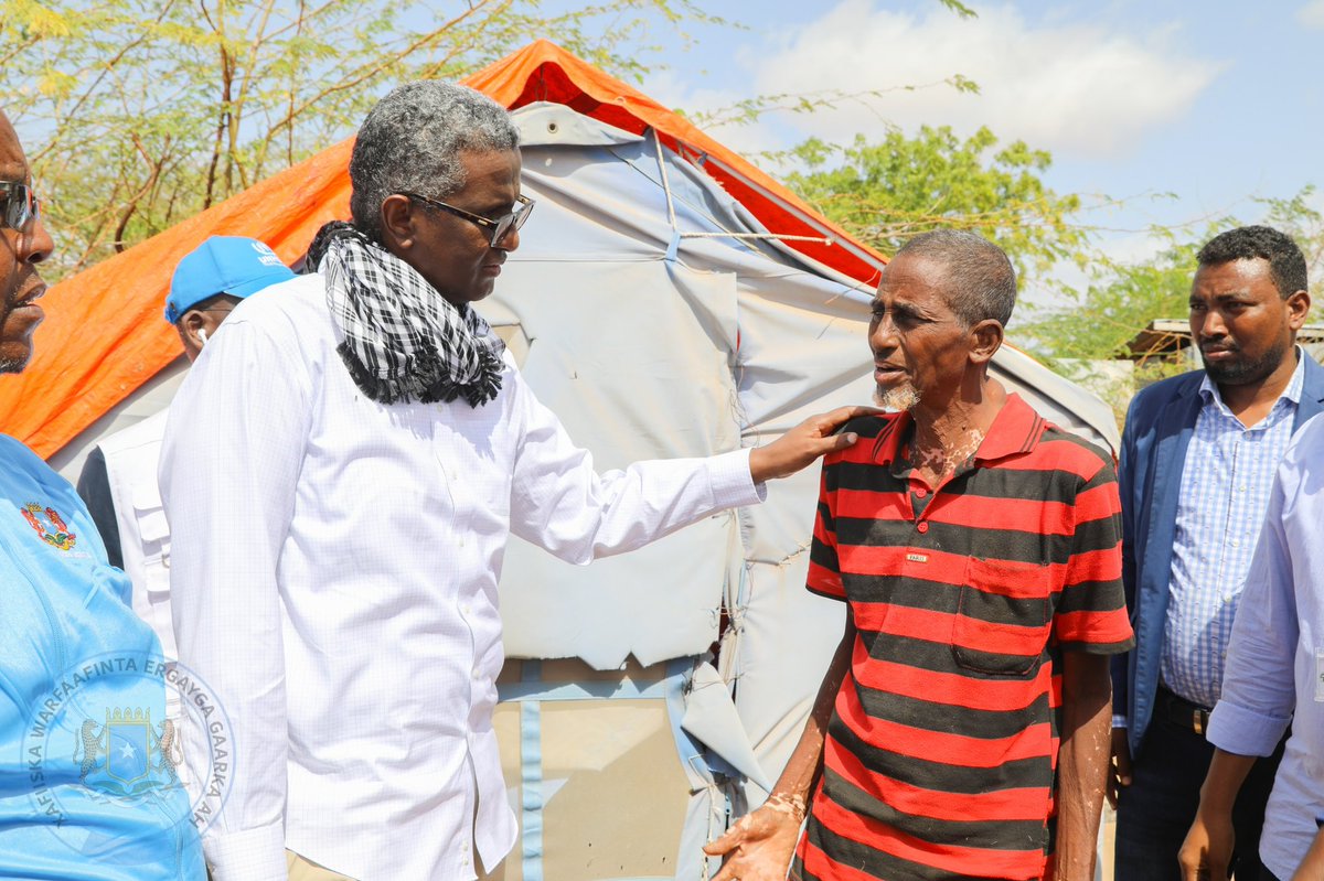 ergayga's tweet photo. The Special Envoy paid an assessment visit today to BuloBurte town. In addition to the drought, the inaccessibility is tormenting as AS put the district on siege for 9 years. The envoy calls AS  to lift all the blockades and barriers to facilitate safe delivery of aid and service https://t.co/XrpsDfvbep