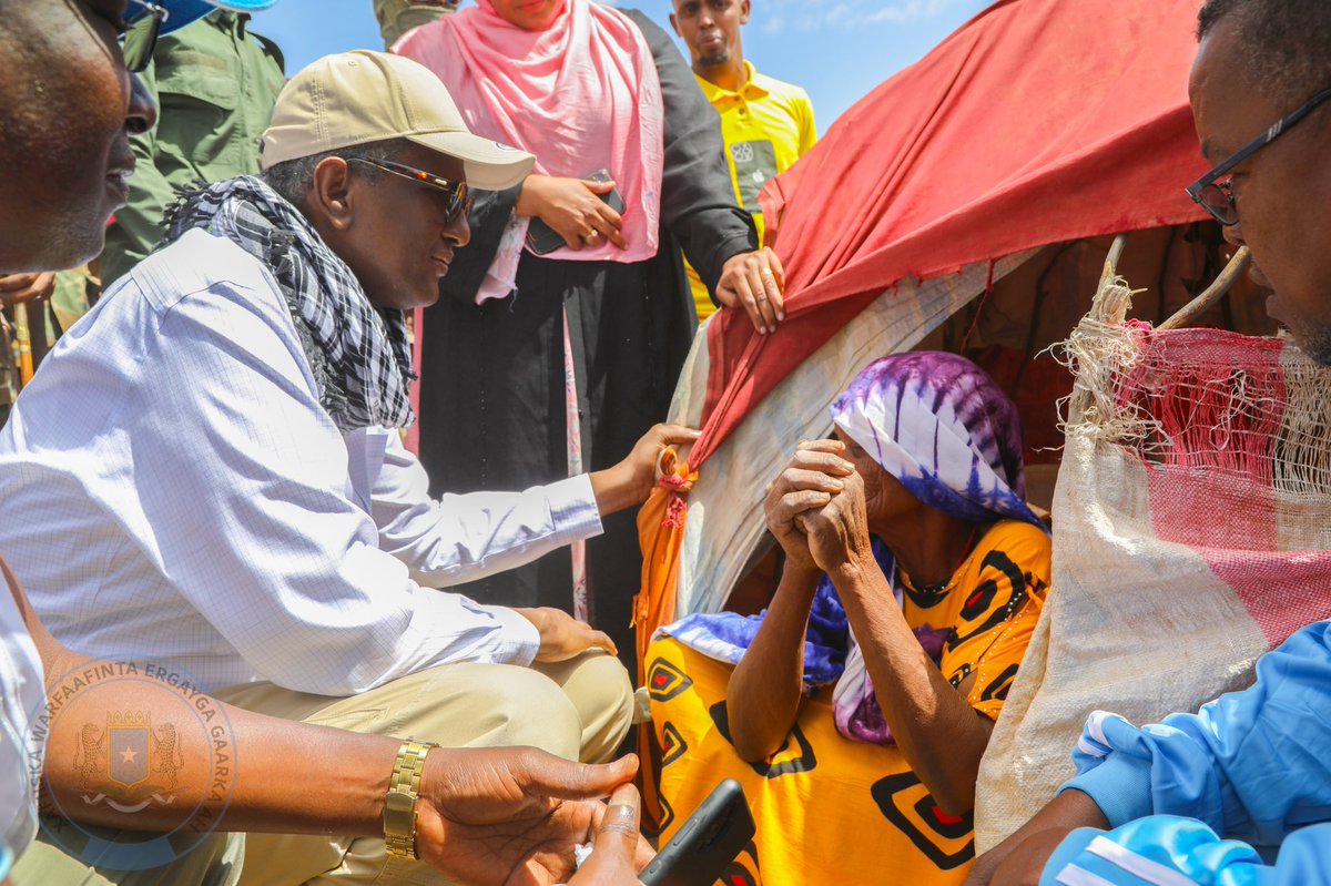 ergayga's tweet photo. The Special Envoy paid an assessment visit today to BuloBurte town. In addition to the drought, the inaccessibility is tormenting as AS put the district on siege for 9 years. The envoy calls AS  to lift all the blockades and barriers to facilitate safe delivery of aid and service https://t.co/XrpsDfvbep