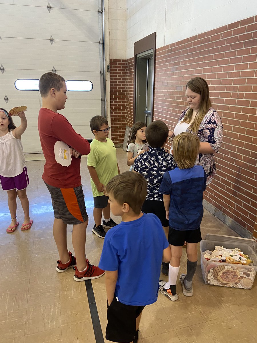 BAufdenk's tweet photo. Ham and cheese omelets at Ogallala Kids Oasis. Great day to connect the MyPlate to a healthy quick microwave breakfast or snack https://t.co/MLiDUWcndB