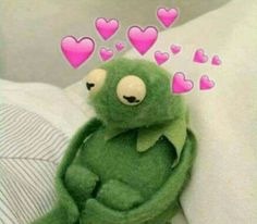 I never wear make up, it just takes too long because I barely ever do it. But on Saturday, when we went to a Medieval festival and I dressed up a little, I got told I look like a princess by two kids. Idk kinda sticks with me.