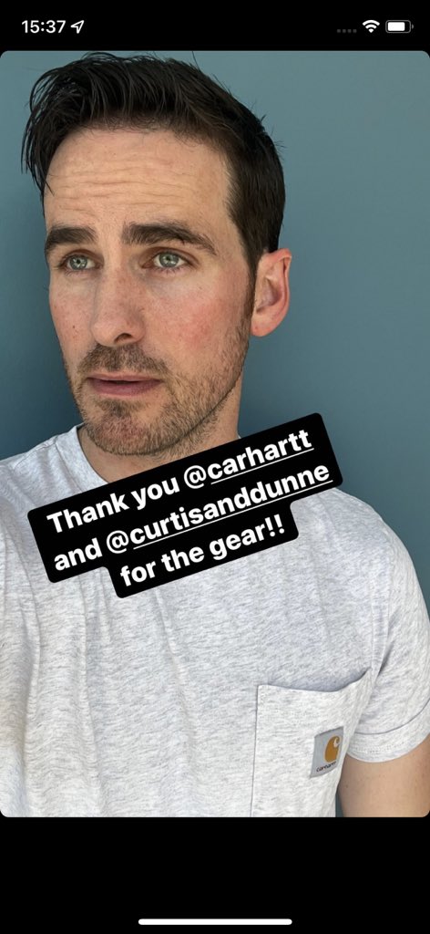 A SELFIE OHMYGODDDDDE