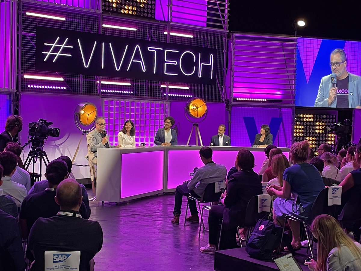 Digit_Steph's tweet photo. @EmilieSidiqian : « The future of work is now! » #VivaTEch2022 https://t.co/fzTiCXoJPR