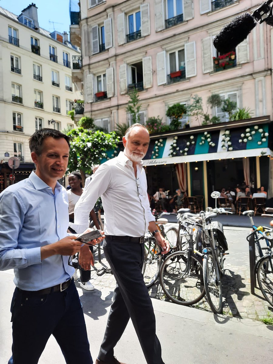 Avec <a href="/EPhilippe_LH/">Edouard Philippe</a>, à la rencontre des habitants de la #circo7518. 
Un grand merci de ta présence et de ton amitié. De nombreux soutiens!

Je remercie <a href="/dburkli/">Delphine Bürkli</a>, <a href="/CCaresche/">Christophe Caresche</a> et <a href="/Carmen_Boriss/">Carmen Borissova</a> de leur fidèle engagement. 

Pour le dimanche 19 juin, mobilisons-nous! 

#Paris18 #Paris9