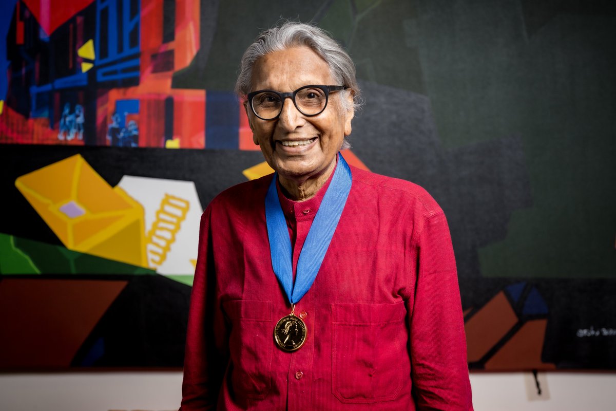 RIBA's tweet photo. Acclaimed Indian architect, Balkrishna Doshi has been presented with the 2022 Royal Gold Medal, the UK’s highest honour for architecture. 
#RoyalGoldMedal Sponsored by @ArperOfficial https://t.co/AQulioJr4N