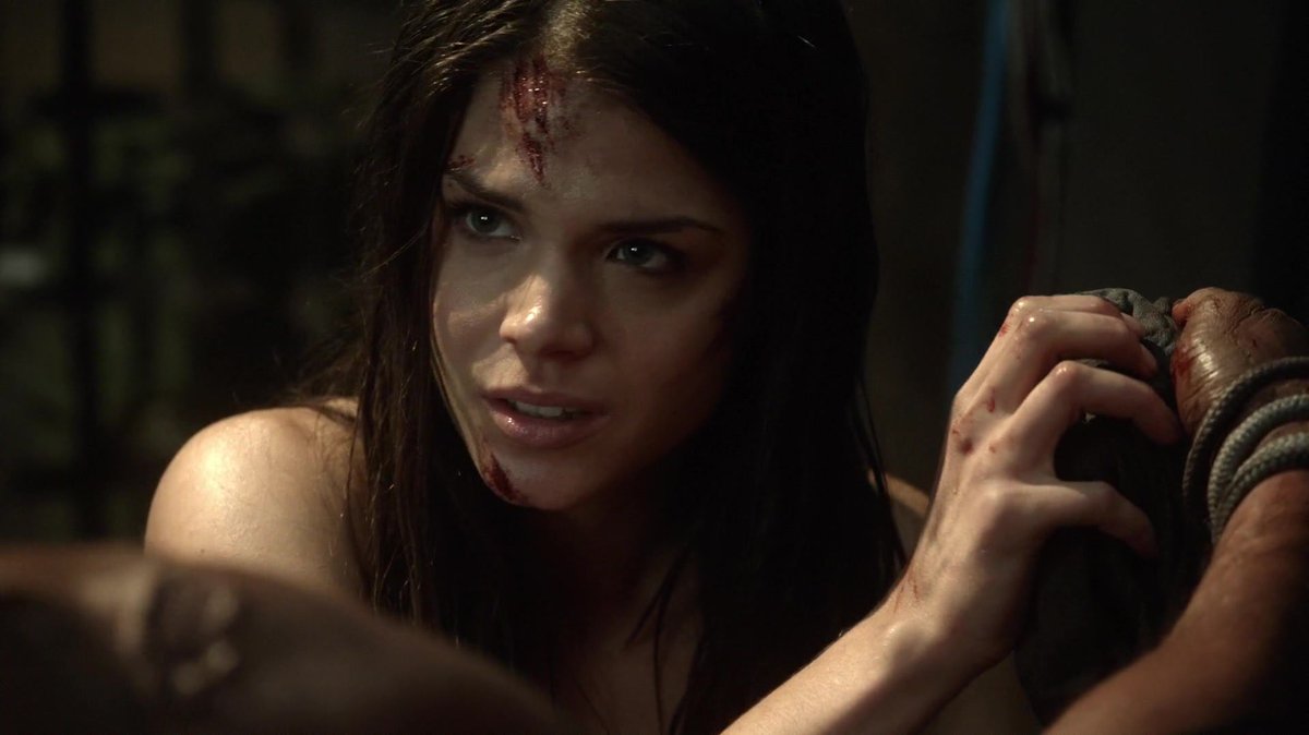 14/06 : Pendant que Clarke et Raven entrent en contact avec l'Arche pour demander de l'aide à Abby, Bellamy torture le fameux Grounder qui était avec Octavia, cette dernière ne semble absolument pas avoir peur de lui. Sur l'Arche, Jaha fait une révélation choquante au conseil.