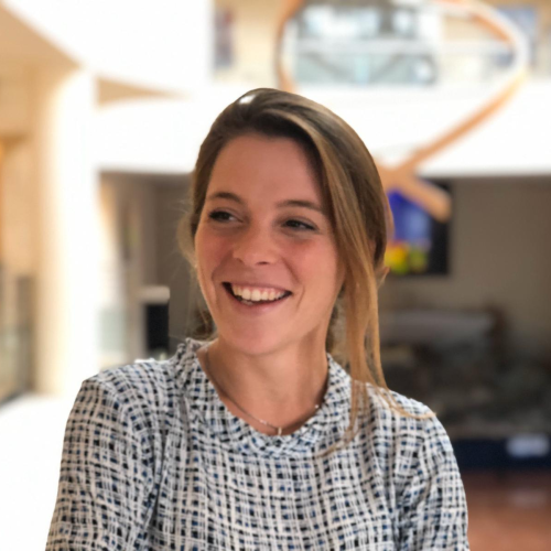 Radio3scienza's tweet photo. Perché da piccoli rifuggiamo i cibi amari? Ce lo ha spiegato stamani @sofia_rossi, autrice con @ccoricelli, di "Guida per cervelli affamati. Perché da bambini odiamo le verdure e altri misteri neurogastronomici che ci rendono umani" (@ilSaggiatoreEd 2021): https://t.co/hp0BByiooJ https://t.co/2tr0UGmdKt