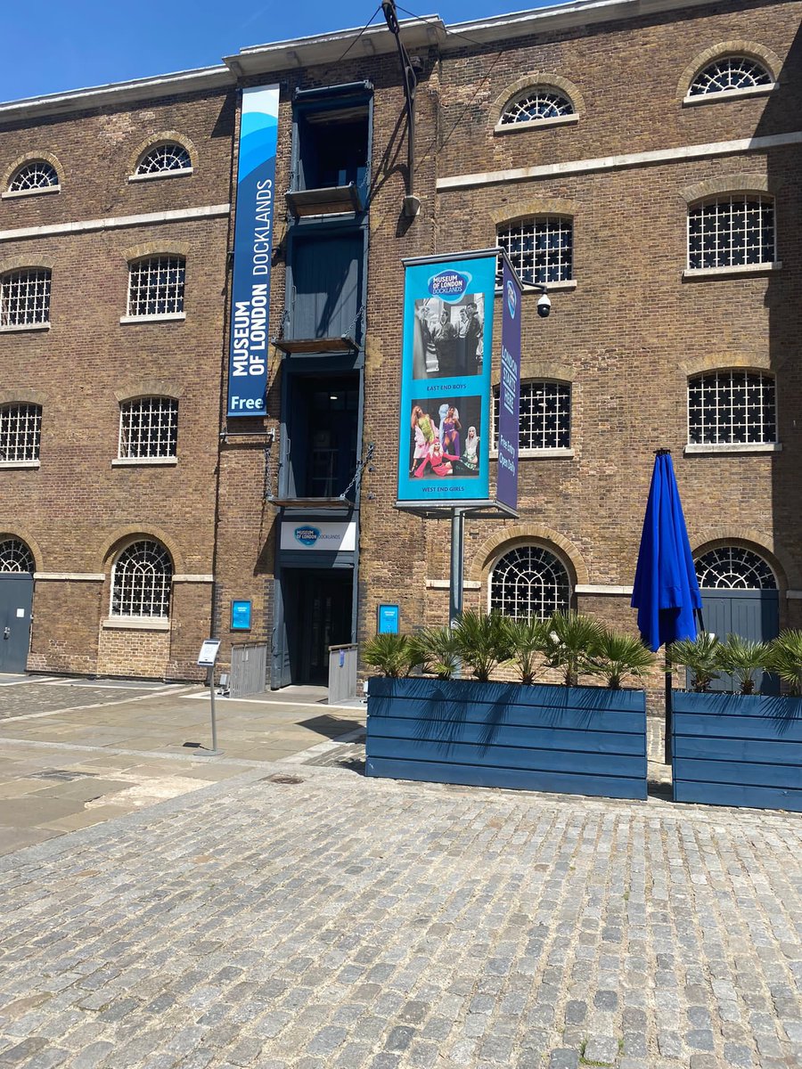 rw_school's tweet photo. Year 12 Geographers are enjoying a field trip to London Docklands and Stratford today, studying Urban Re-branding and Re-generation. #RWS12 #Geography https://t.co/d83nlfOH49