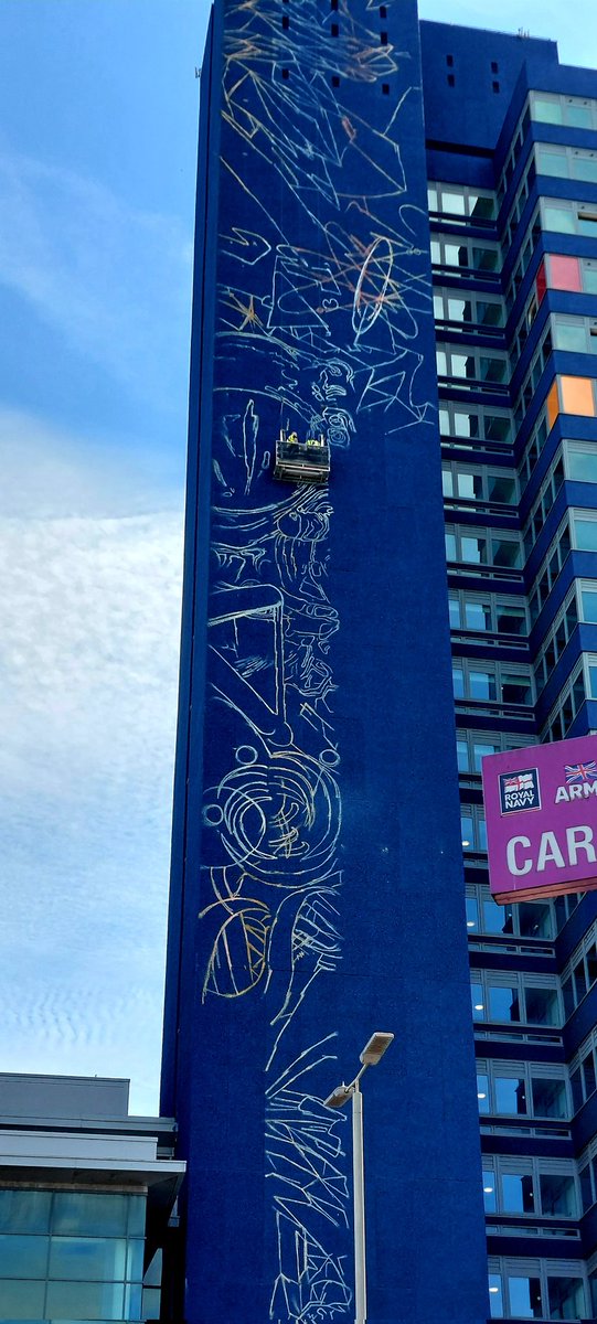 sarhar1's tweet photo. This is going to be brilliant.  A real landmark for Leicester.  Glad it's not me in the cradle! @BIDLeicester #Leicester @visit_leicester https://t.co/bcMjH73Xp7