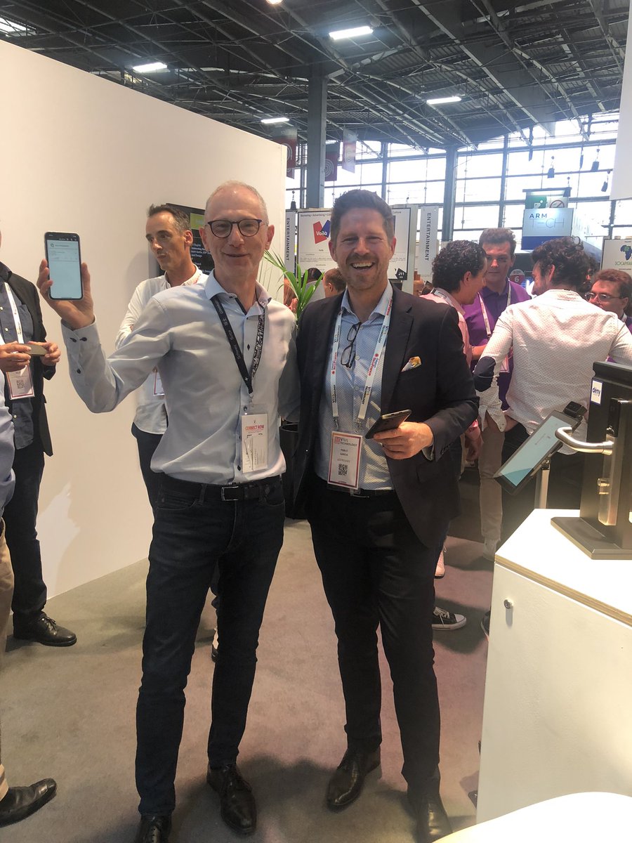 Quand la direction de l’innovation des <a href="/LesRochesNews/">Les Roches Global Hospitality Education</a> vient tester la solution de #onevisage c’est dans une bonne humeur contagieuse 🚀😊 #Swisstech #Suisse #Swiss #Cybersecurite #innovation