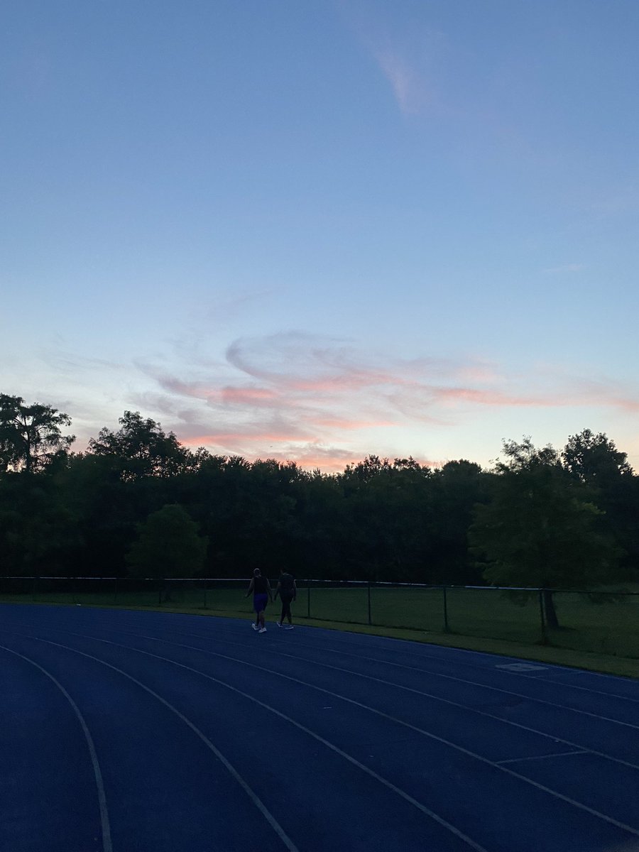 geauxnatural's tweet photo. 💙YOU💛Are🧡WORTHY! 
#SelfLoveIsNotSelfish☺️
#30DayJumpStart #Day14 #EmotionalHealingWalk #WhenIFeelJoyful #GirlTrek #GirlTrekNewOrleans #nolatreks 
👟👟👟👟👟👟👟👟👟 https://t.co/8QqKuDgngC